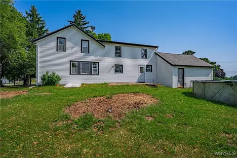 Exterior - 4700 Lockport Rd, Pendleton, NY 14094 photo 5 of 10
