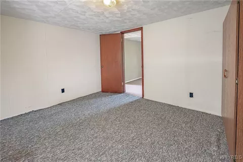 Bedroom - 4700 Lockport Rd, Pendleton, NY 14094 photo 10 of 12