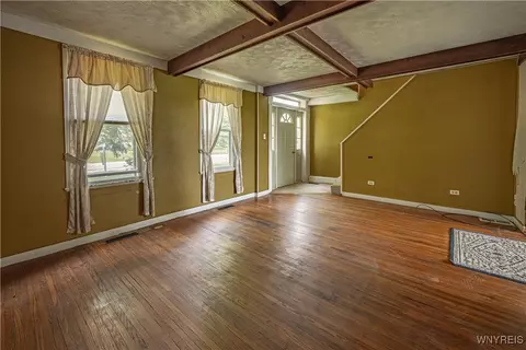 Living - 4700 Lockport Rd, Pendleton, NY 14094 photo 3 of 3