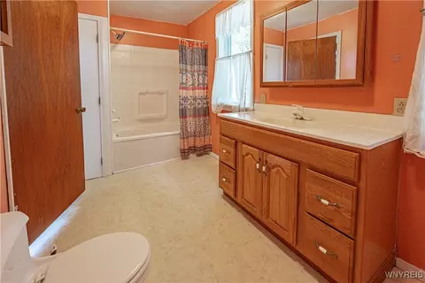 Bath - 4700 Lockport Rd, Pendleton, NY 14094 photo 3 of 3
