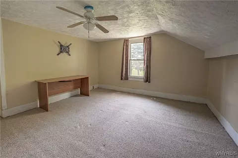 Bedroom - 4700 Lockport Rd, Pendleton, NY 14094 photo 5 of 12