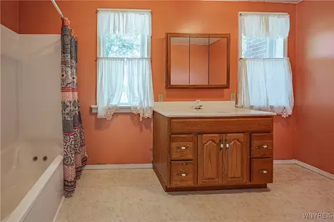 Bath - 4700 Lockport Rd, Pendleton, NY 14094 photo 1 of 3