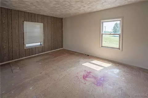 Bedroom - 4700 Lockport Rd, Pendleton, NY 14094 photo 11 of 12