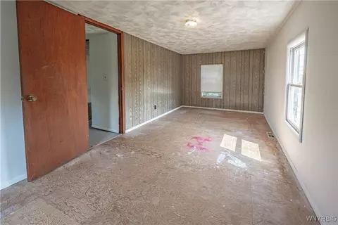 Bedroom - 4700 Lockport Rd, Pendleton, NY 14094 photo 12 of 12