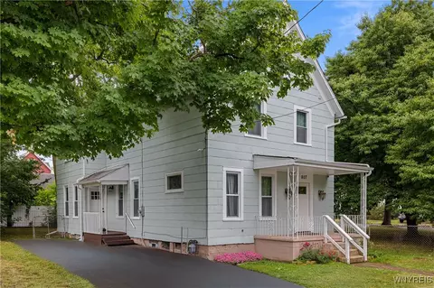 807 Willow Ave, Niagara Falls, NY 14305