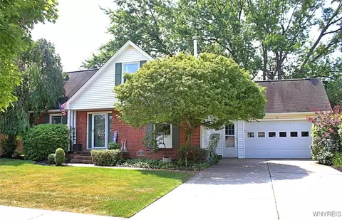 37 Woodmar Ter, West Seneca, NY 14224