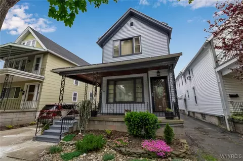 74 16th St, Buffalo, NY 14213