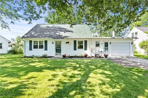 14 Elsie Ln, Grand Island, NY 14072