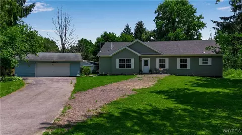 2633 Eastwood Rd, East Aurora, NY 14052