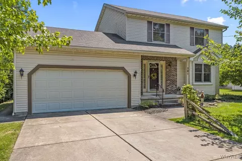 701 Walker Dr, Lewiston, NY 14092
