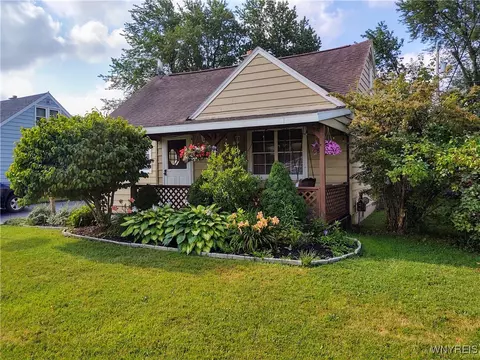 141 Fairvale Dr, Cheektowaga, NY 14225
