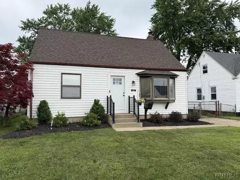 32 Westchester Dr, Cheektowaga, NY 14225