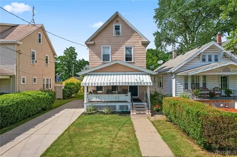 2412 Pierce Ave, Niagara Falls, NY 14301