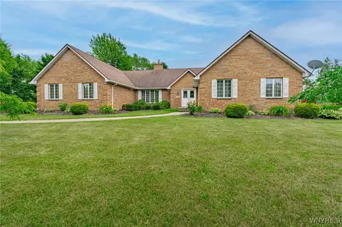 2746 Upper Mountain Rd, Sanborn, NY 14132