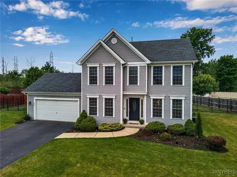 91 Caldwell Dr, West Seneca, NY 14224