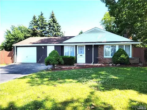 664 Upper Mountain Rd, Lewiston, NY 14092