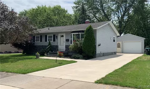 27 Ridgedale Cir, Tonawanda, NY 14150