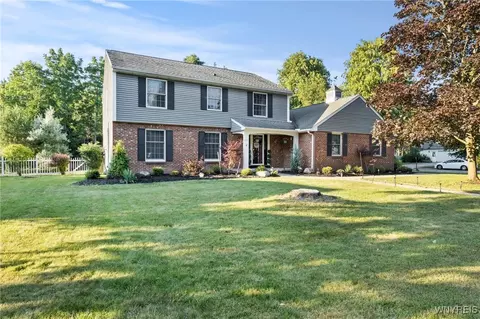 70 Cricket Ln, East Amherst, NY 14051