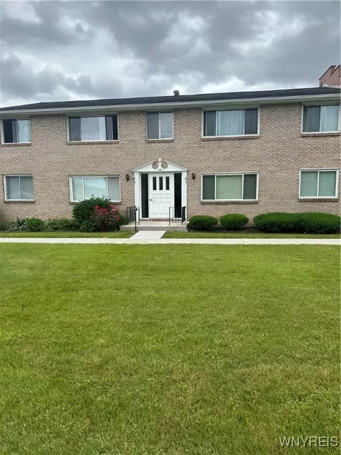 115 Old Lyme Dr #3, Amherst, NY 14221