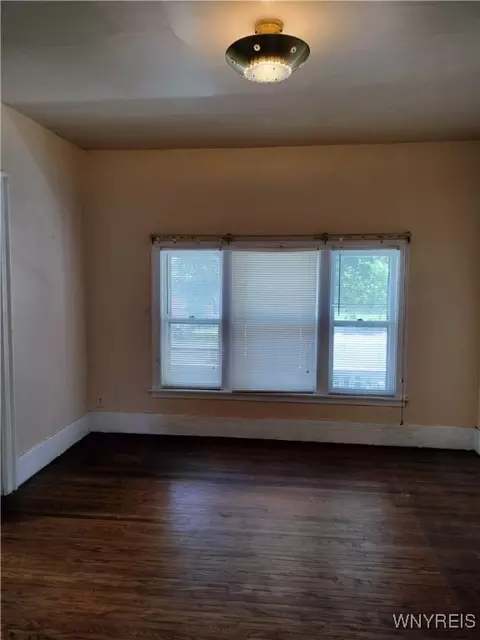 20 Chenango St, Buffalo, NY 14213 photo 6