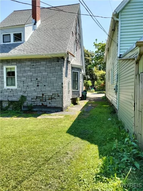 20 Chenango St, Buffalo, NY 14213 photo 32