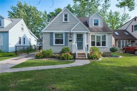 282 N Wrexham Ct, Tonawanda, NY 14150