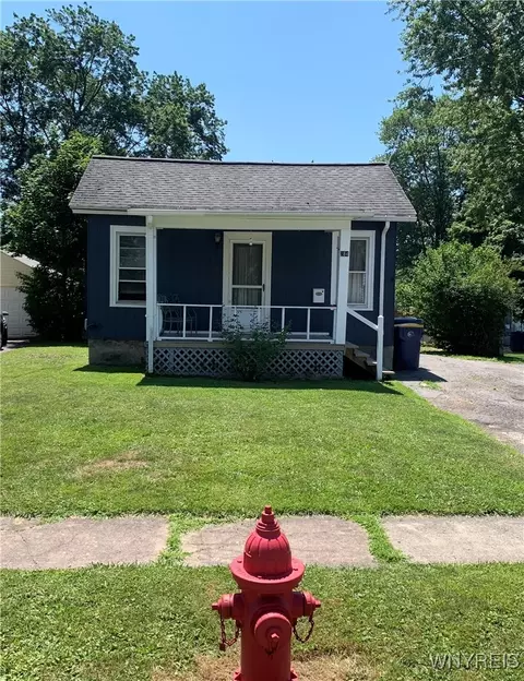284 W Caledonia St, Lockport, NY 14094