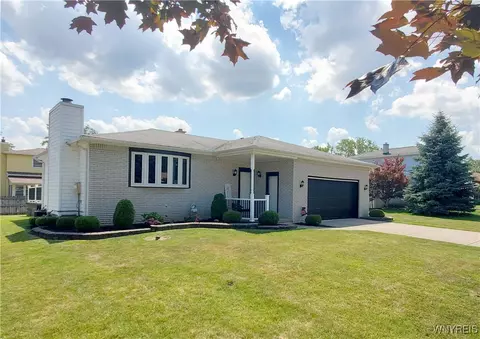 11 Harvest Ln, Depew, NY 14043