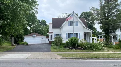 300 Pleasant Ave, Hamburg, NY 14075