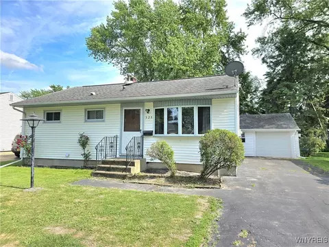 329 Hedwig Dr, North Tonawanda, NY 14120