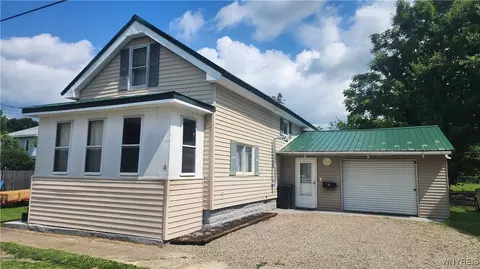 4 4th Ave, Franklinville, NY 14737