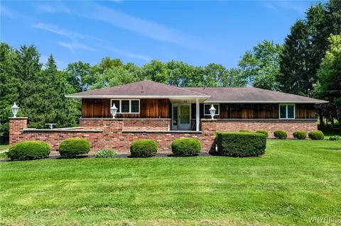 5007 Meyers Hill Rd, Sanborn, NY 14132