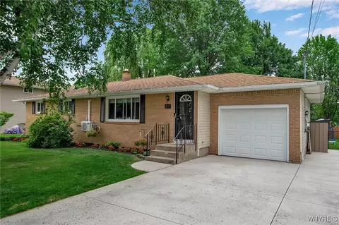 21 Seitz Ave, Lancaster, NY 14086