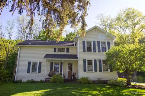 4748 Thrall Rd, Cambria, NY 14094