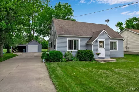 3029 Stieg Rd, Wheatfield, NY 14120