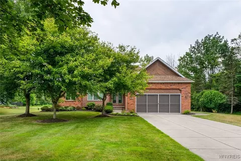 1494 Town Line Rd, Lancaster, NY 14086