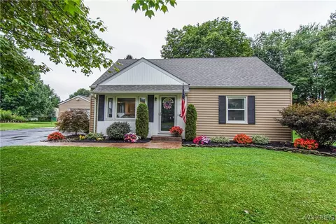 1010 Clearvue Dr, Alden, NY 14004