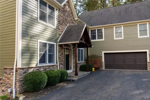 1 Moranda Ln, Mansfield, NY 14731