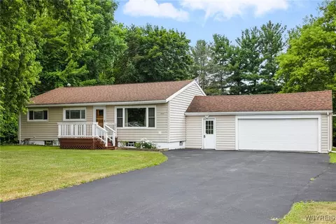 5042 Ellicott Street Rd, Batavia, NY 14020