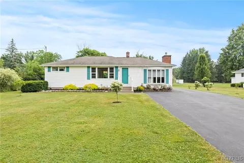 5173 Mapleton Rd, Pendleton, NY 14094