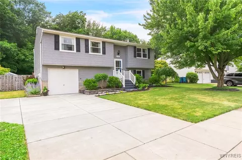 7052 Waring Cir, Evans, NY 14047