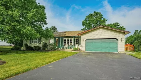 5650 Keck Rd, Lockport, NY 14094