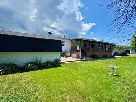 3023 Springview Dr, Newfane, NY 14108 photo 4