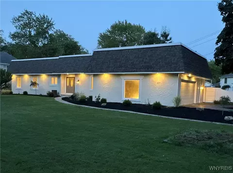 67 Birchwood Dr, Amherst, NY 14221