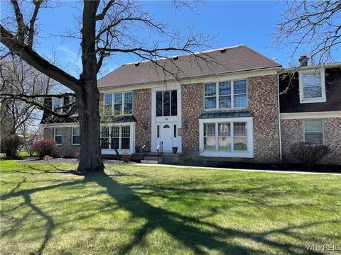 80 Carriage Dr #1, Orchard Park, NY 14127
