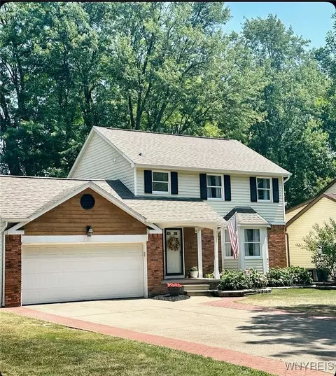 185 Greengage Cir, East Amherst, NY 14051