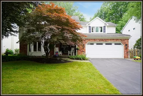 89 Beachridge Dr, East Amherst, NY 14051