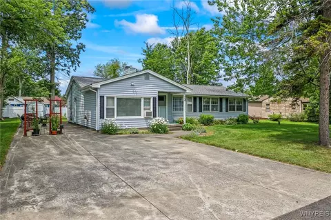 5778 Dover Rd, Lake View, NY 14085