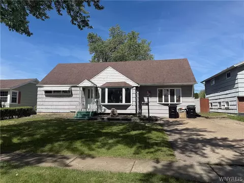 14 Dolphann Dr, Tonawanda, NY 14150