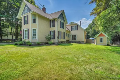 429 N Main St, Wellsville, NY 14895